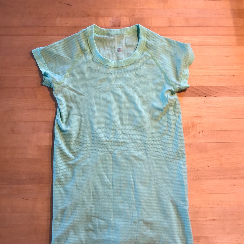 green Lululemon Swiftly Tech Short Sleeve Crew